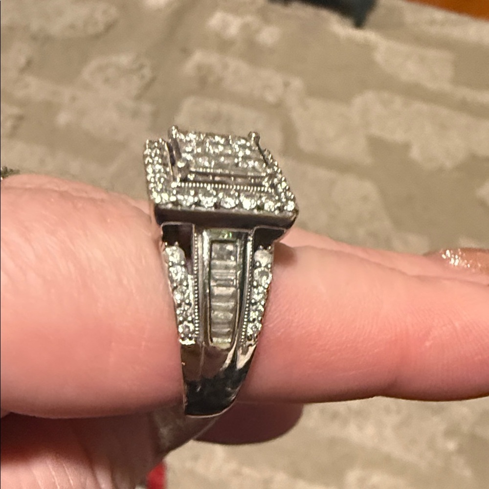 Dazzling Silver Square Diamond Ring - image 2